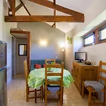 Maison De Plain-pied Pres De Sarlat Avec Terrasse Et Barbecue - Fr-1-616-28